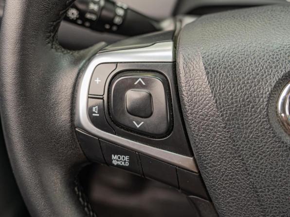 Toyota Camry VII (XV50) Рестайлинг с пробегом 2015 года, цена 1 695 000 рублей, 221641 км, седан, Автокод Объявления