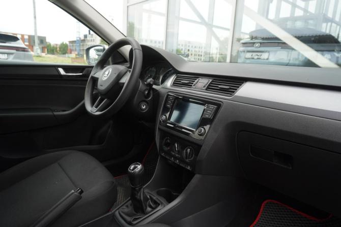 Skoda Rapid I Рестайлинг с пробегом 2019 года, цена 1 275 000 рублей, 103000 км, лифтбек, Автокод Объявления