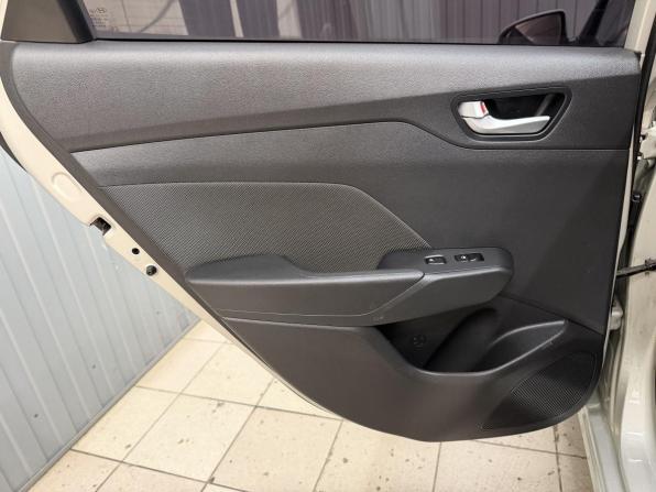 Hyundai Solaris II с пробегом 2019 года, цена 1 380 000 рублей, 109380 км, седан, Автокод Объявления