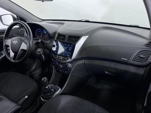 Hyundai Solaris I Рестайлинг с пробегом 2015 года, цена 950 000 рублей, 136500 км, седан, Автокод Объявления