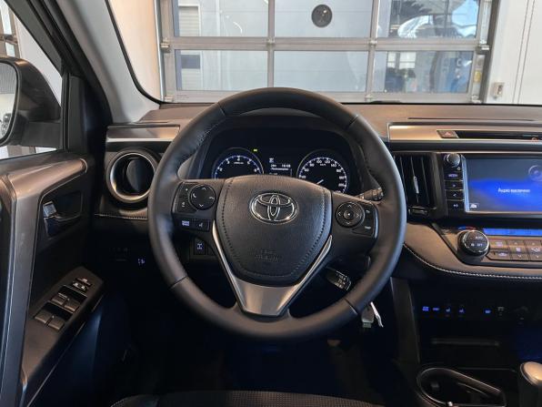 Toyota RAV4 IV (XA40) Рестайлинг с пробегом 2017 года, цена 2 911 200 рублей, 74809 км, внедорожник, Автокод Объявления