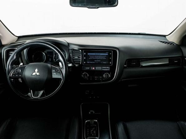 Mitsubishi Outlander III Рестайлинг 2 с пробегом 2017 года, цена 1 850 000 рублей, 128000 км, внедорожник, Автокод Объявления