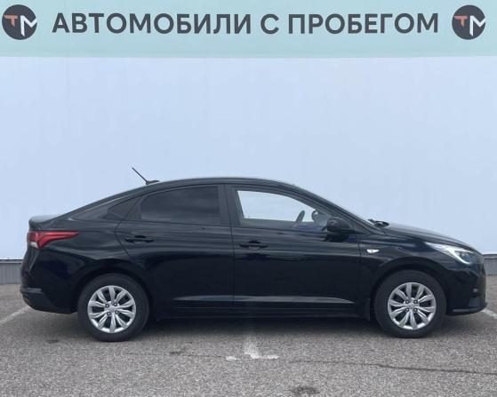 Hyundai Solaris II Рестайлинг с пробегом 2021 года, цена 1 415 500 рублей, 120000 км, седан, Автокод Объявления