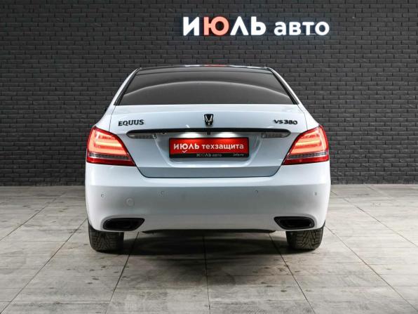 Hyundai Equus II Рестайлинг с пробегом 2015 года, цена 1 690 000 рублей, 198437 км, седан, Автокод Объявления