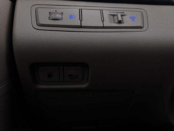 Hyundai Sonata VI (YF) с пробегом 2010 года, цена 649 000 рублей, 318803 км, седан, Автокод Объявления