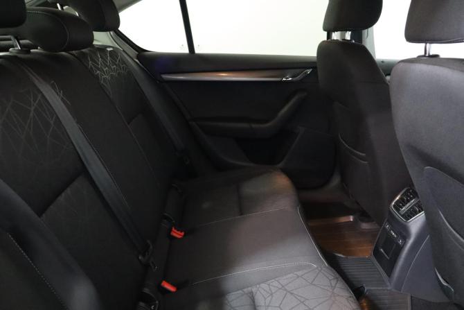 Skoda Octavia III (A7) Рестайлинг с пробегом 2020 года, цена 1 749 000 рублей, 136000 км, лифтбек, Автокод Объявления