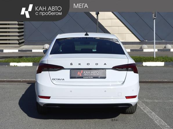 Skoda Octavia IV (A8) с пробегом 2021 года, цена 2 391 000 рублей, 53798 км, лифтбек, Автокод Объявления
