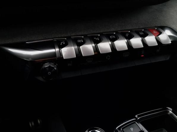 Peugeot 3008 II Рестайлинг с пробегом 2021 года, цена 2 700 000 рублей, 68499 км, внедорожник, Автокод Объявления