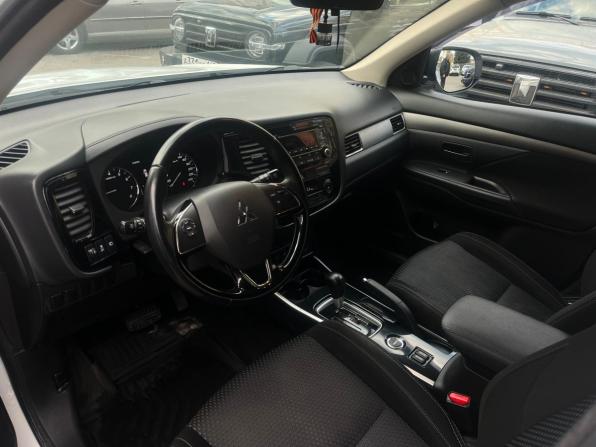 Mitsubishi Outlander III Рестайлинг 2 с пробегом 2017 года, цена 1 689 000 рублей, 200000 км, внедорожник, Автокод Объявления
