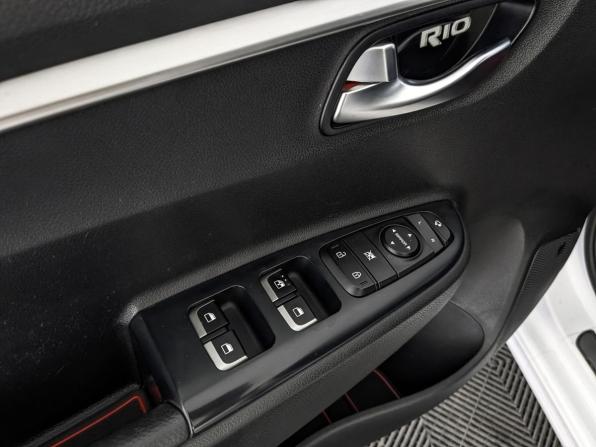Kia Rio IV Рестайлинг с пробегом 2021 года, цена 1 781 000 рублей, 96650 км, седан, Автокод Объявления