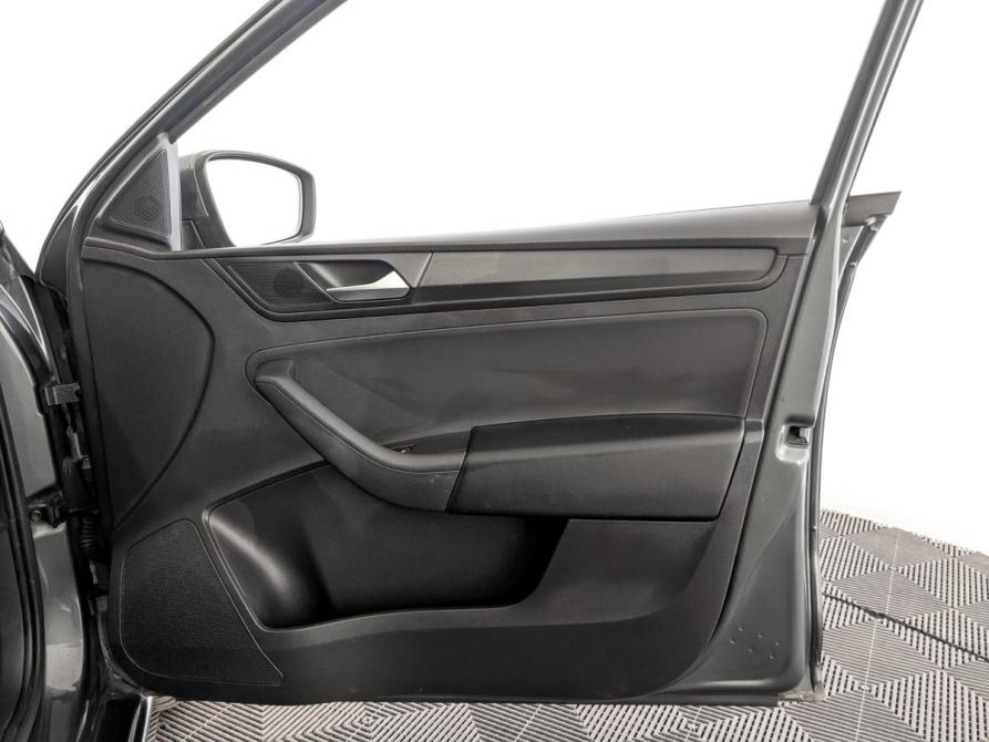 Volkswagen Polo VI Москва  - изображение 24