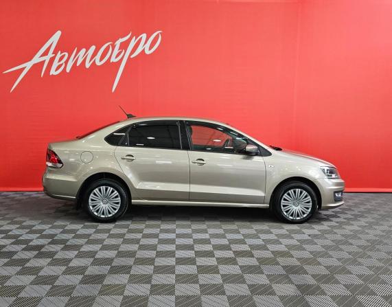 Volkswagen Polo V Рестайлинг с пробегом 2017 года, цена 1 099 000 рублей, 165254 км, седан, Автокод Объявления