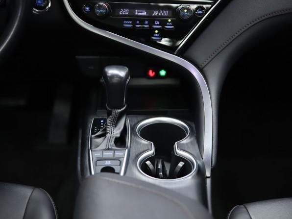 Toyota Camry VIII (XV70) Рестайлинг с пробегом 2022 года, цена 3 400 000 рублей, 106133 км, седан, Автокод Объявления