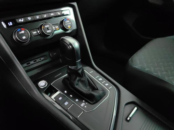 Volkswagen Tiguan II с пробегом 2019 года, цена 2 239 000 рублей, 82000 км, внедорожник, Автокод Объявления
