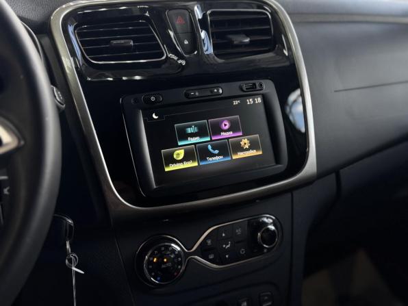 Renault Sandero II Рестайлинг с пробегом 2021 года, цена 1 348 000 рублей, 71787 км, хэтчбек, Автокод Объявления