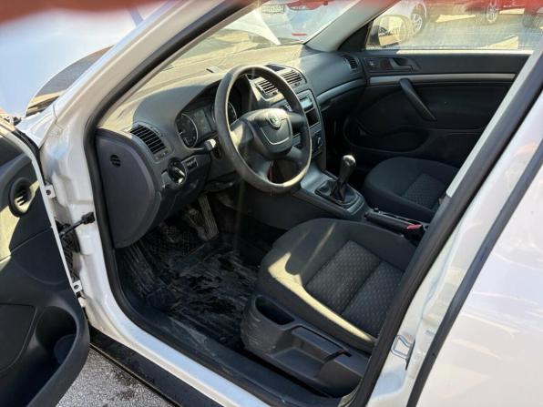 Skoda Octavia II (A5) Рестайлинг с пробегом 2011 года, цена 599 000 рублей, 232000 км, лифтбек, Автокод Объявления