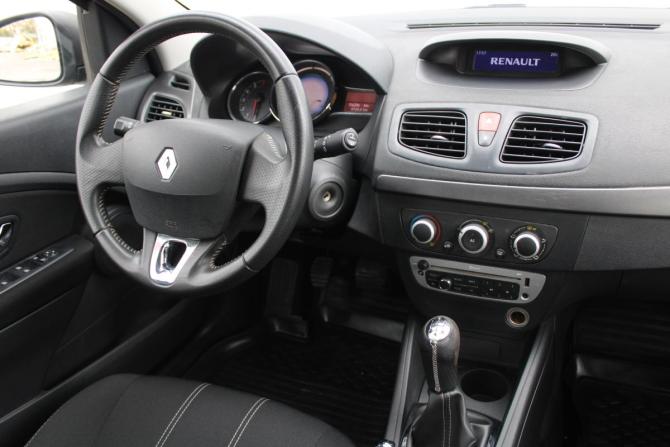 Renault Fluence I Рестайлинг с пробегом 2014 года, цена 680 000 рублей, 156000 км, седан, Автокод Объявления