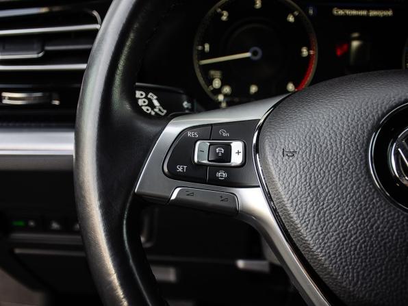 Volkswagen Touareg III с пробегом 2018 года, цена 3 730 000 рублей, 210815 км, внедорожник, Автокод Объявления