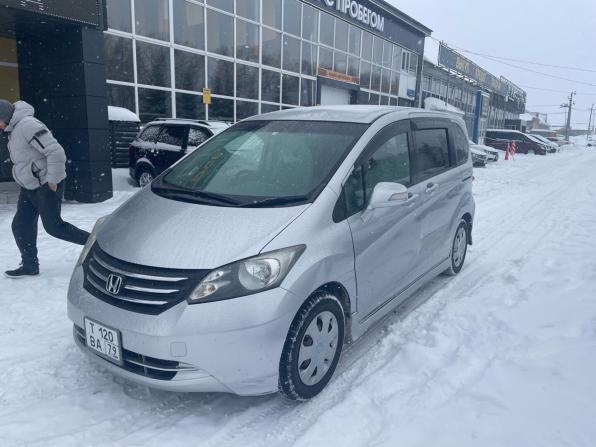 Honda Freed I с пробегом 2010 года, цена 1 050 000 рублей, 95145 км, компактвэн, Автокод Объявления