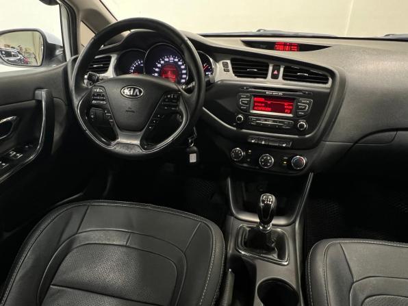 Kia Ceed II с пробегом 2013 года, цена 649 000 рублей, 200000 км, хэтчбек, Автокод Объявления