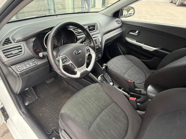 Kia Rio III Рестайлинг с пробегом 2015 года, цена 1 080 000 рублей, 117123 км, хэтчбек, Автокод Объявления