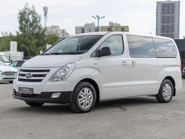 Hyundai H-1 II Рестайлинг с пробегом 2016 года, цена 1 899 000 рублей, 218137 км, минивэн, Автокод Объявления