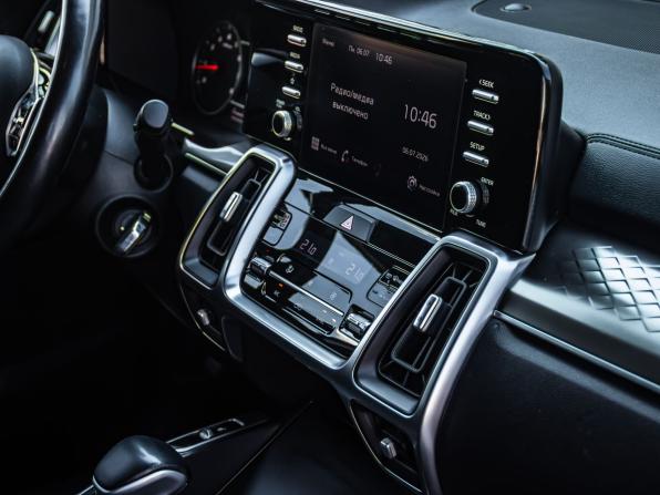 Kia Sorento IV с пробегом 2021 года, цена 3 300 000 рублей, 92040 км, внедорожник, Автокод Объявления