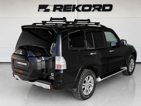 Mitsubishi Pajero IV Рестайлинг 2 с пробегом 2017 года, цена 2 849 000 рублей, 99700 км, внедорожник, Автокод Объявления