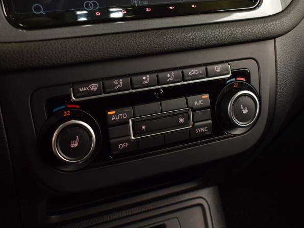 Volkswagen Tiguan I Рестайлинг с пробегом 2015 года, цена 1 565 995 рублей, 183322 км, внедорожник, Автокод Объявления