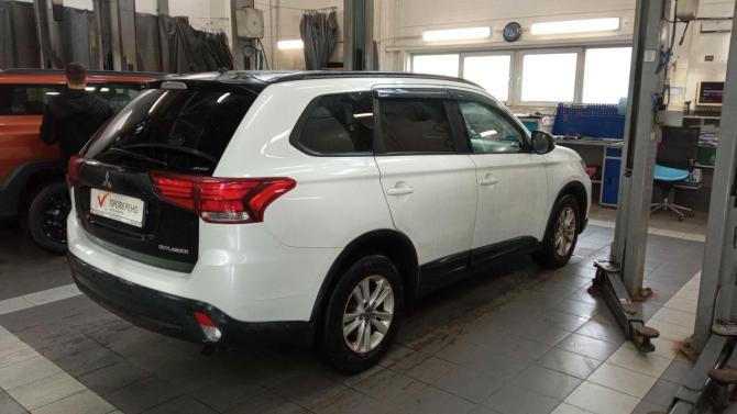 Mitsubishi Outlander III Рестайлинг 2 с пробегом 2016 года, цена 1 480 000 рублей, 183494 км, внедорожник, Автокод Объявления