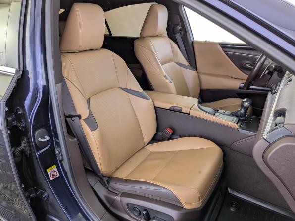 Lexus ES VII с пробегом 2019 года, цена 3 100 000 рублей, 155705 км, седан, Автокод Объявления