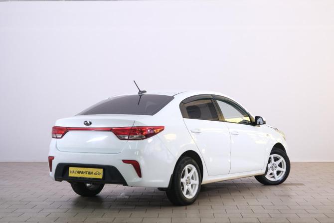 Kia Rio IV с пробегом 2018 года, цена 999 000 рублей, 188000 км, седан, Автокод Объявления