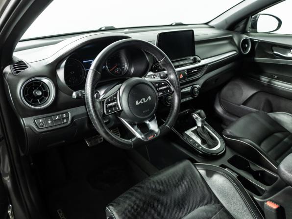 Kia Cerato IV Рестайлинг с пробегом 2022 года, цена 2 199 700 рублей, 100684 км, седан, Автокод Объявления