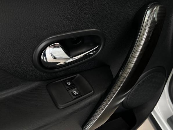 Renault Sandero II Рестайлинг с пробегом 2019 года, цена 1 230 000 рублей, 92000 км, хэтчбек, Автокод Объявления