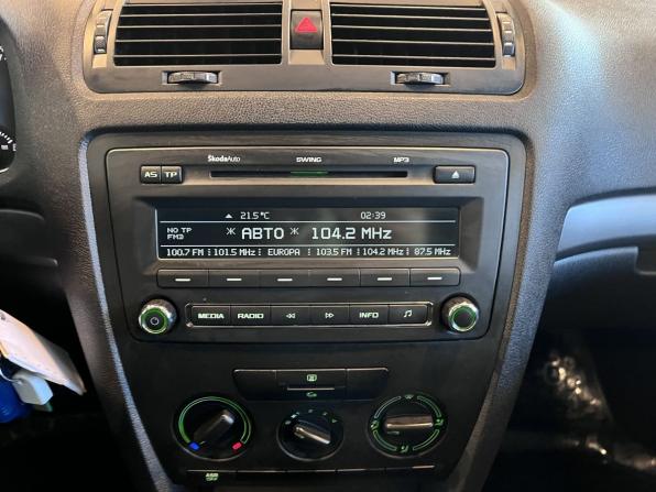 Skoda Octavia II (A5) Рестайлинг с пробегом 2011 года, цена 695 000 рублей, 207817 км, лифтбек, Автокод Объявления