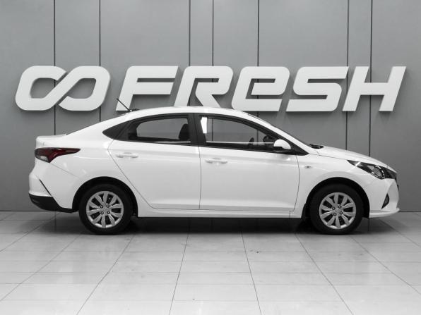 Hyundai Solaris II Рестайлинг с пробегом 2021 года, цена 1 650 000 рублей, 57974 км, седан, Автокод Объявления