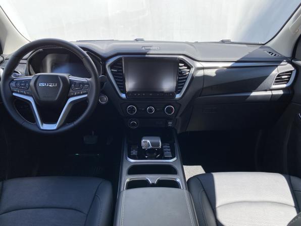 Isuzu D-Max III с пробегом 2025 года, цена 4 500 000 рублей, 88 км, offers.body_type.unknown, Автокод Объявления