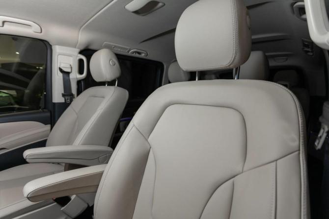 Новый Mercedes-Benz V-Класс III (W447) Рестайлинг 2 2024 года, цена 15 900 000 рублей, минивэн, Автокод Объявления