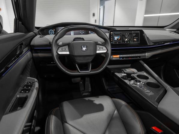 Changan UNI-V I с пробегом 2023 года, цена 2 075 000 рублей, 85417 км, лифтбек, Автокод Объявления