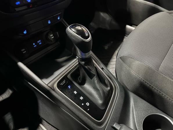 Hyundai Solaris II с пробегом 2018 года, цена 1 225 000 рублей, 65549 км, седан, Автокод Объявления