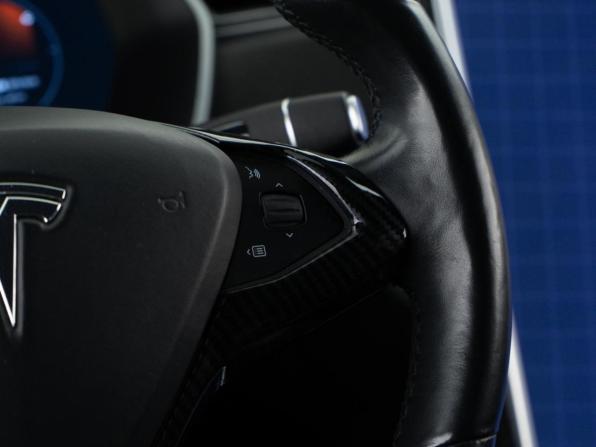 Tesla Model S I Рестайлинг с пробегом 2017 года, цена 2 951 444 рубля, 62860 км, лифтбек, Автокод Объявления