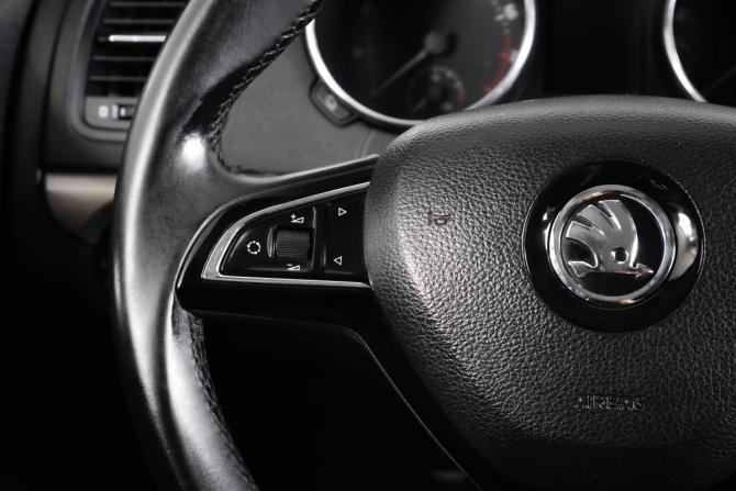 Skoda Yeti I Рестайлинг с пробегом 2014 года, цена 1 399 000 рублей, 146000 км, внедорожник, Автокод Объявления