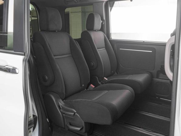 Honda Stepwgn V с пробегом 2015 года, цена 1 989 000 рублей, 163288 км, минивэн, Автокод Объявления