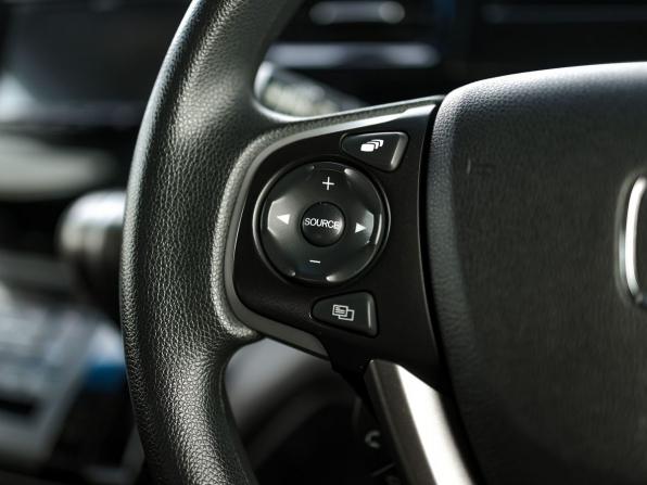 Honda Stepwgn V Рестайлинг с пробегом 2020 года, цена 2 299 000 рублей, 135729 км, минивэн, Автокод Объявления