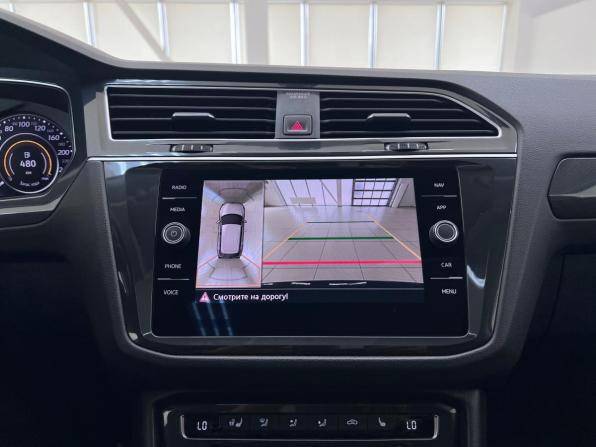 Volkswagen Tiguan II с пробегом 2018 года, цена 3 199 000 рублей, 97790 км, внедорожник, Автокод Объявления