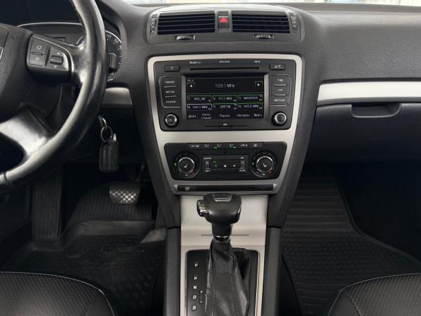 Skoda Octavia II (A5) Рестайлинг с пробегом 2013 года, цена 799 000 рублей, 244000 км, лифтбек, Автокод Объявления