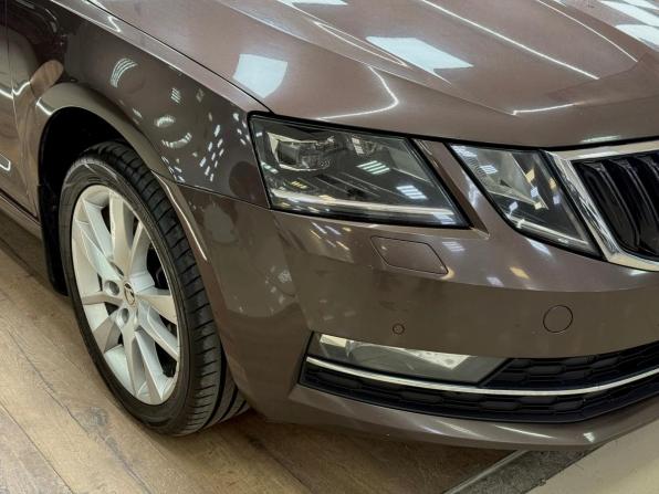 Skoda Octavia III (A7) Рестайлинг с пробегом 2019 года, цена 1 890 000 рублей, 183000 км, лифтбек, Автокод Объявления