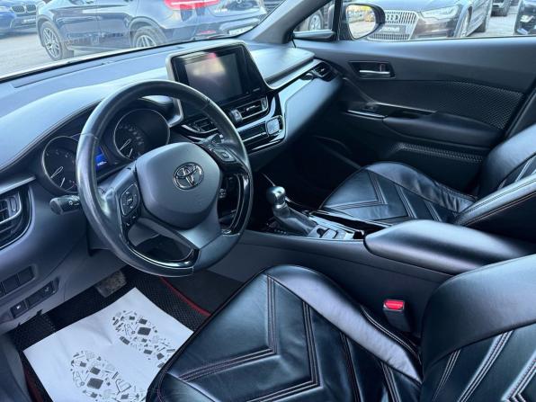 Toyota C-HR I Рестайлинг с пробегом 2019 года, цена 2 570 000 рублей, 58230 км, внедорожник, Автокод Объявления