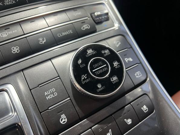 Hyundai Santa Fe IV Рестайлинг с пробегом 2021 года, цена 3 549 900 рублей, 122000 км, внедорожник, Автокод Объявления