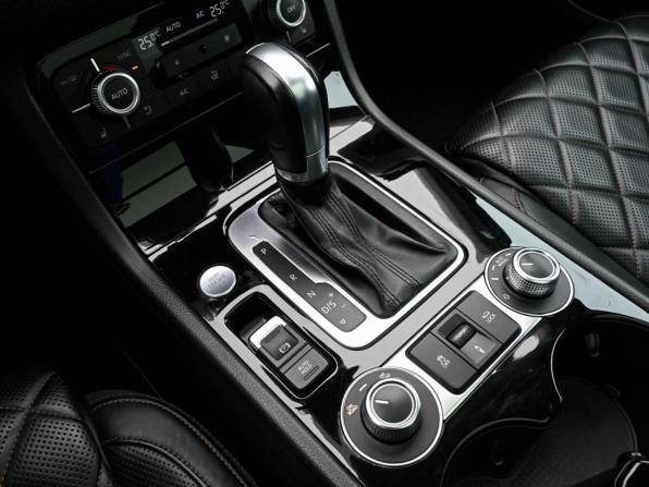 Volkswagen Touareg II Рестайлинг с пробегом 2016 года, цена 3 196 300 рублей, 129392 км, внедорожник, Автокод Объявления